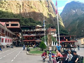 aguas-calientes-Machu-picchu-pueblo